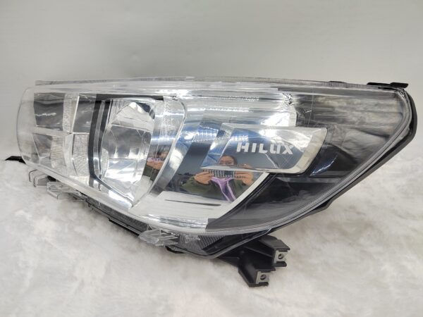 Thumbnail: TOYOTA HILUX REVO 2015-2019 HALOGEN L.H.S HEADLIGHT ASSEMBLY