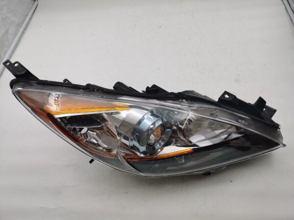 MAZDA 3 2010-2013 HALOGEN R.H.S HEADLIGHT ASSEMBLY