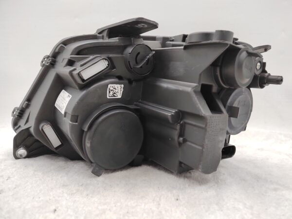 Thumbnail: copy of VOLKSWAGEN AMAROK V6 2011-2021 HALOGEN R.H.S HEADLIGHT ASSEMBLY