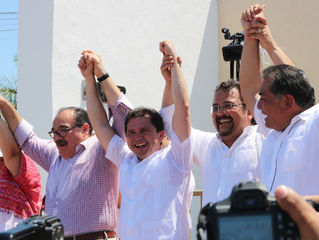 En unidad Mauricio Sahuí se registra ante el IEPAC