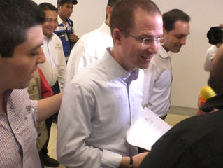 RICARDO ANAYA ENFRENTA CUESTIONAMIENTOS SOBRE LAVADO DE DINERO Y EMPRESAS FANTASMAS AL LLEGAR A TIER
