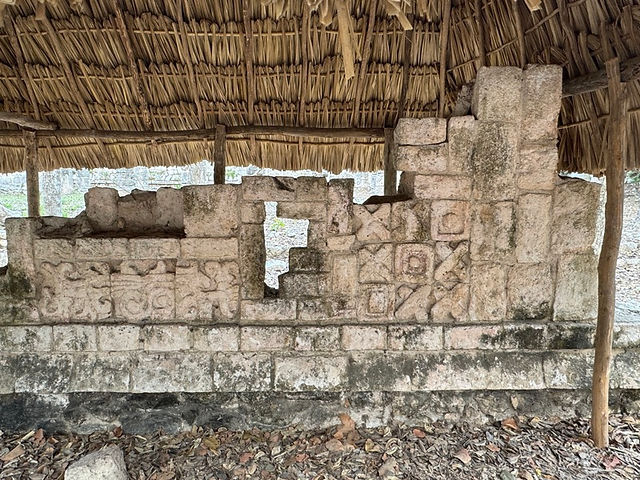 Chichén Itzá, Mayan Carvings