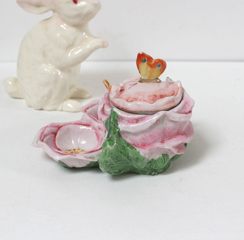 Miniature : Saleron printanier en porcelaine