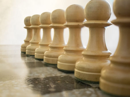 Witte pionnen in actie