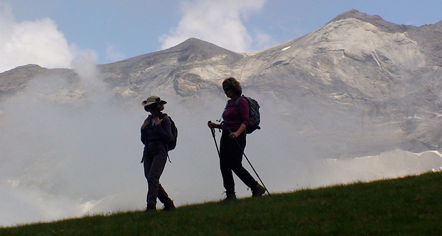 Hiking in the cirque.jpeg
