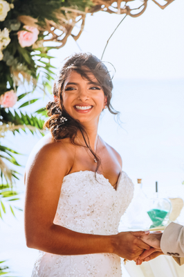 A unique wedding in the bay of Cancun.
