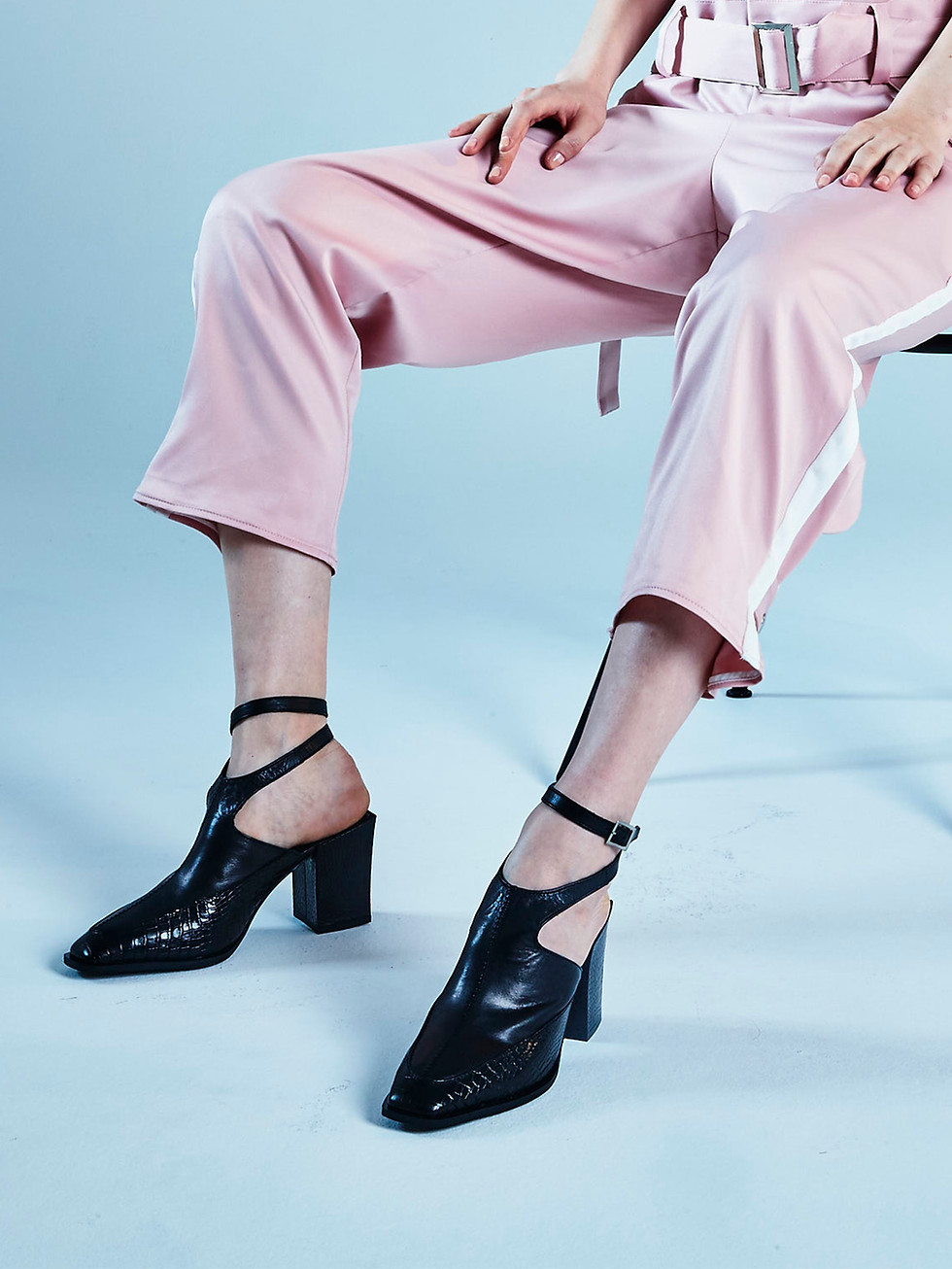 サムネイル： Ankle Belt Mule <Black>