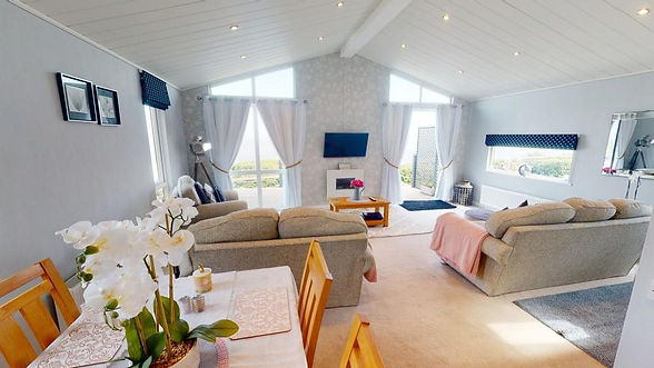 OCEAN RETREAT LOUNGE FROM DINING TABLE