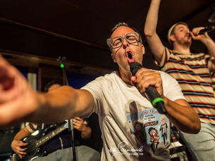 Gefeierte Premiere im Piranha