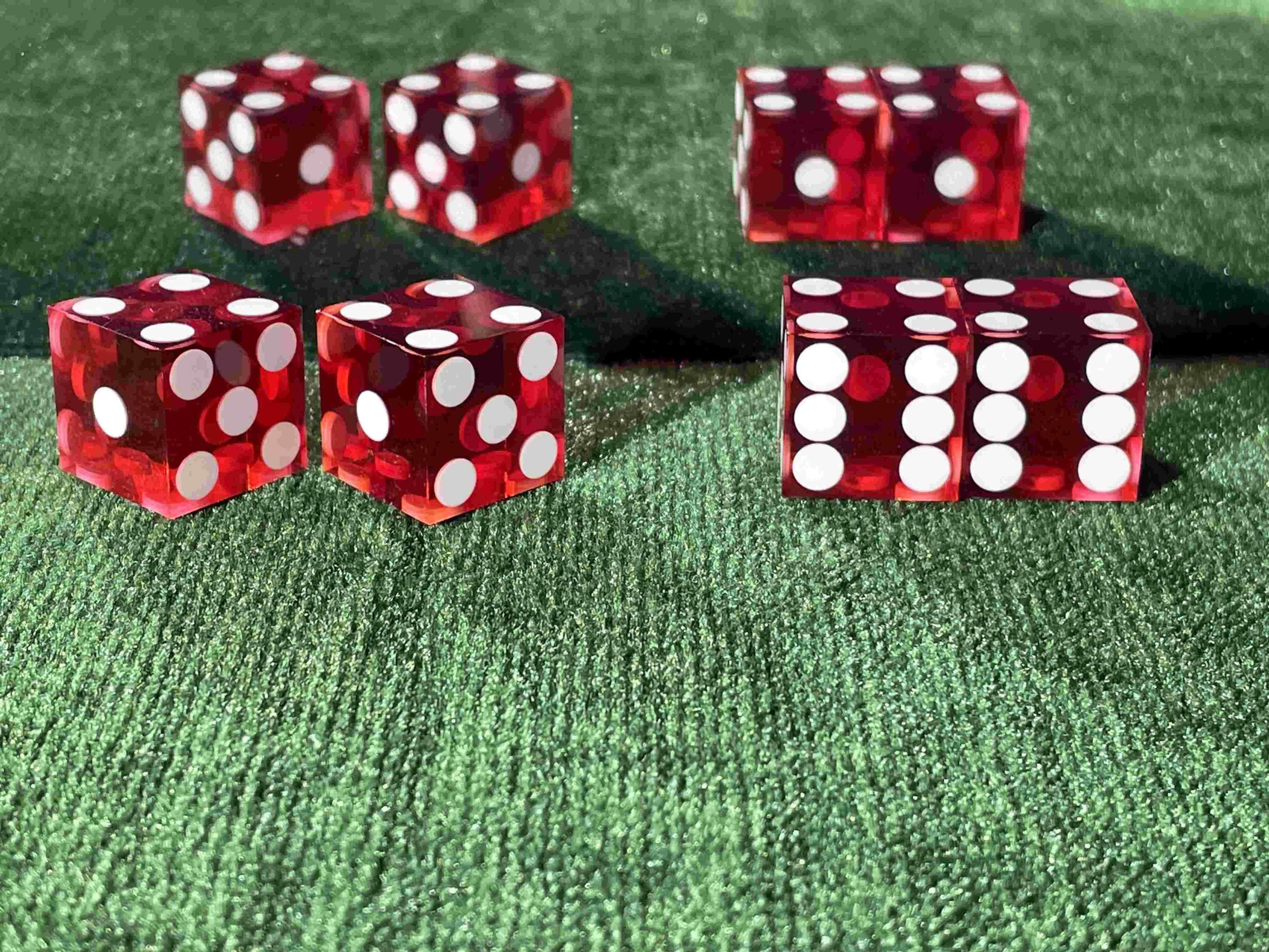 Set of Dice ''Tops'' (4 dice) Red