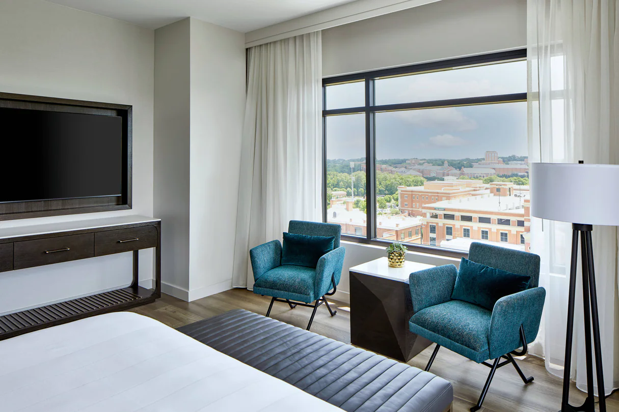 cltmu-chancellor-suite-1442-hor-clsc.webp