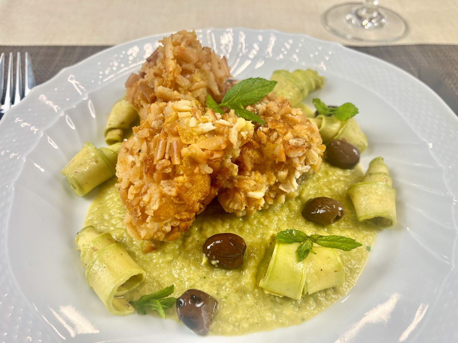 Ricciola croccante con zucchine grigliate e olive taggiasche - 300g
