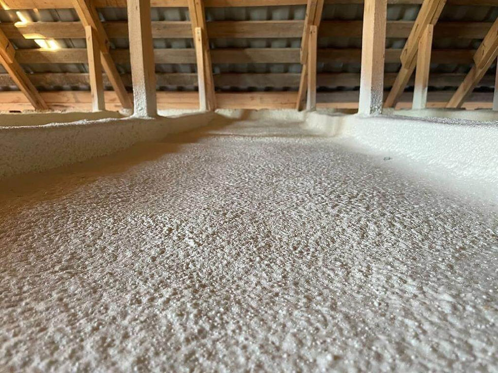 Bursa’da tavan arasına uygulanmış sprey poliüretan köpük izolasyonunun bitmiş hali – çatı ısı yalıtımı uygulaması