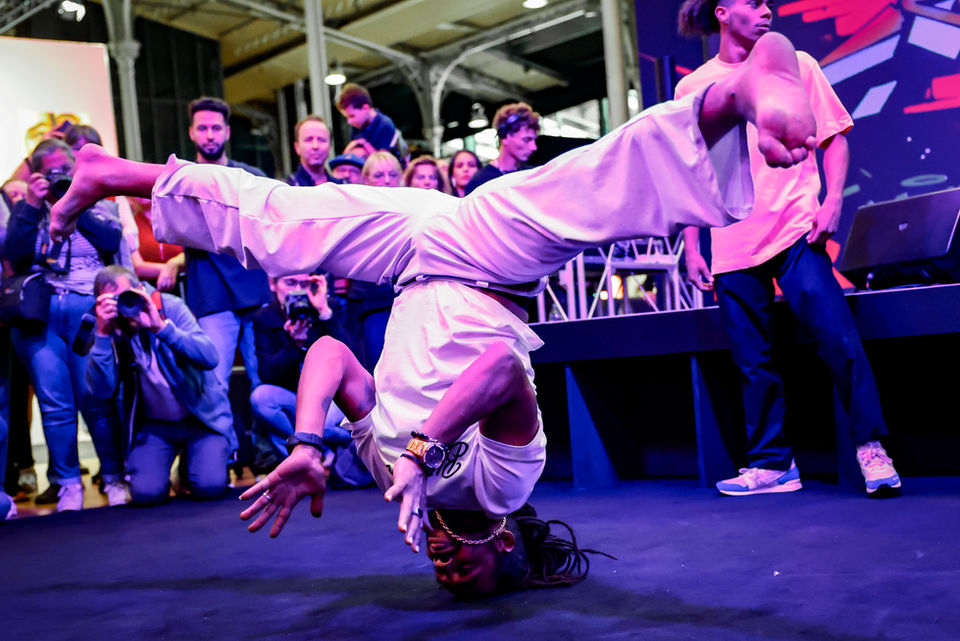 Production d’un spectacle mêlant capoeira et breaking pour Canon, à l’occasion du Salon de la Photo à Paris.
Une performance rythmée et visuelle, pensée pour marquer les esprits dans un cadre événementiel créatif et inspirant.