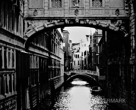 Venetian Arch.jpg