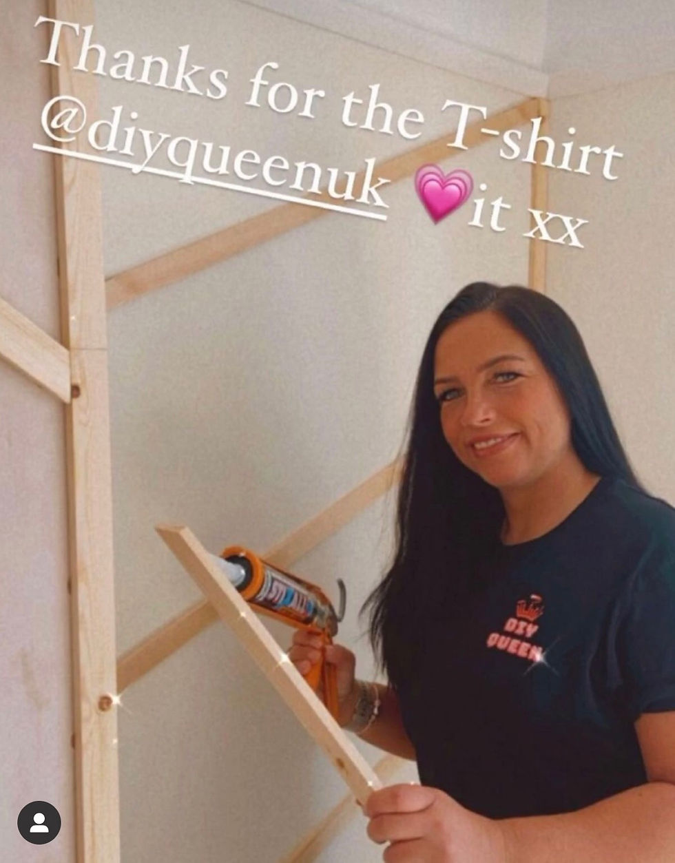 Thumbnail: DIY Queen Comfy Tee - Black
