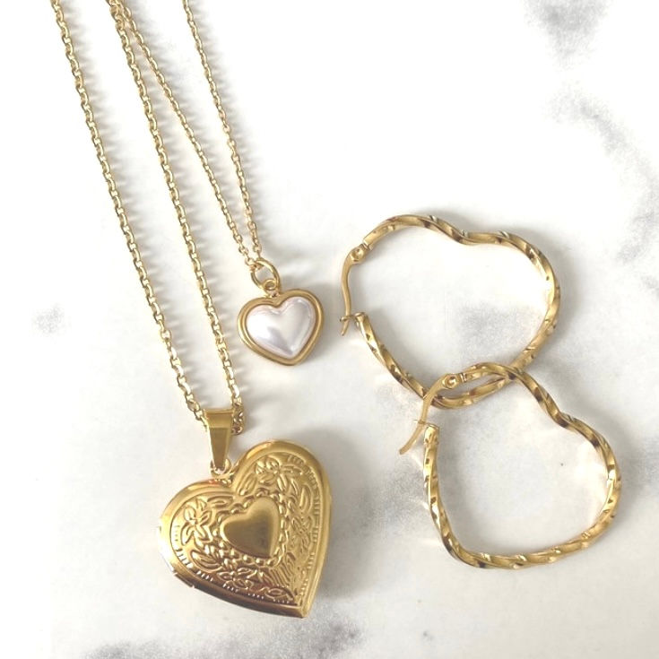 Thumbnail: Amber Pearl Golden Heart Necklace