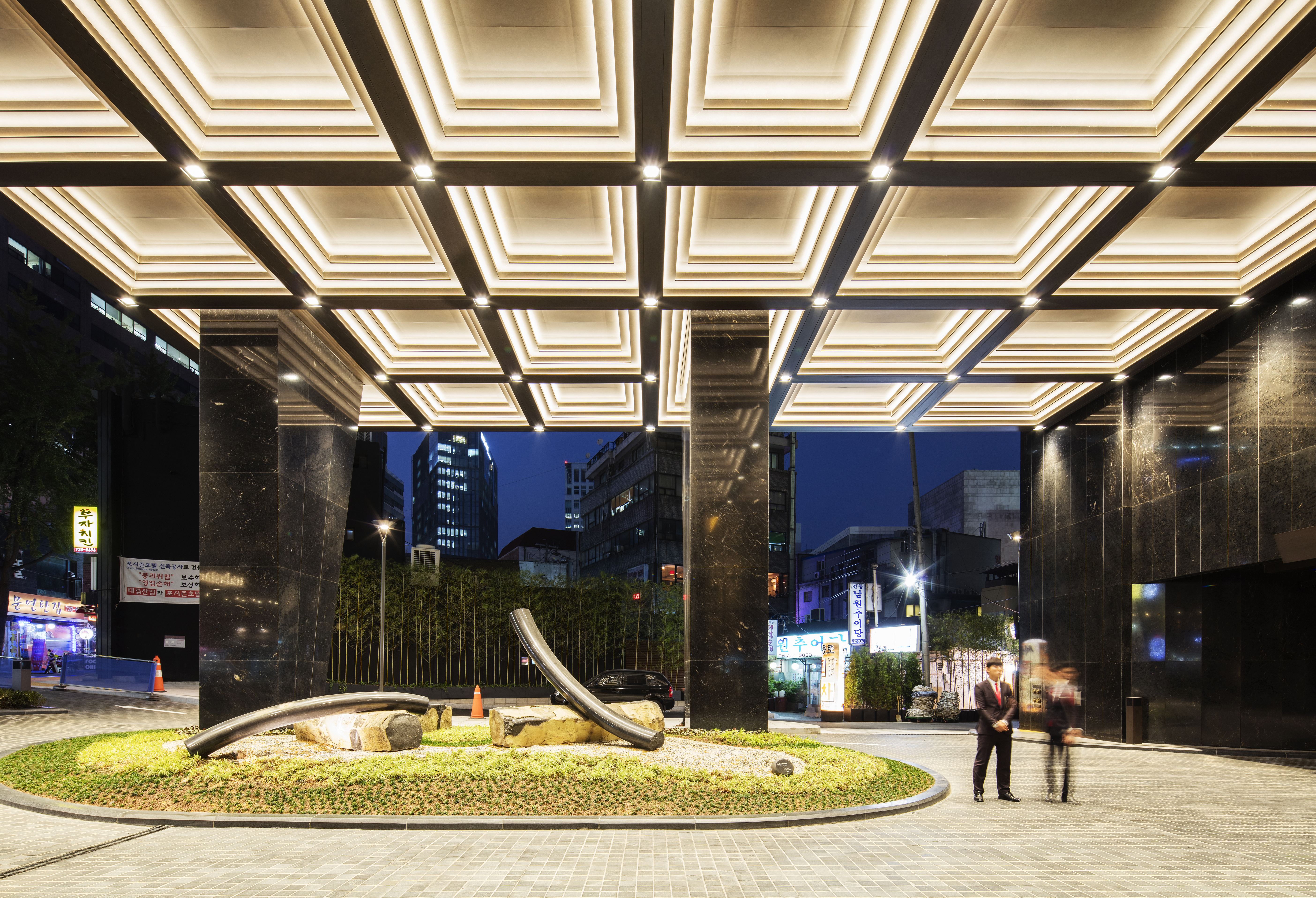 Four Seasons Hotel Seoul P2ledcube