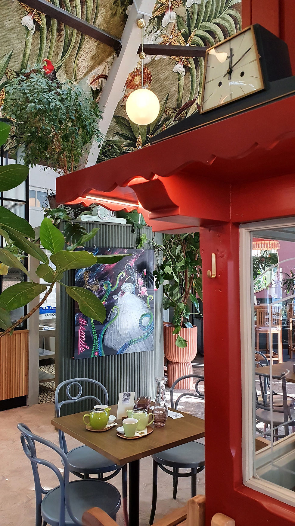 Miniaturbild: Gemälde mit Sisi in Acryl auf Leinen von Wiener Künstler Markus Buchsbaum im Café Ponykarussell im Wiener Prater.