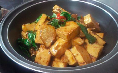 《素食》三杯雙菇豆腐燜老薑