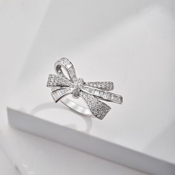 Thumbnail: Bow baguette Ring
