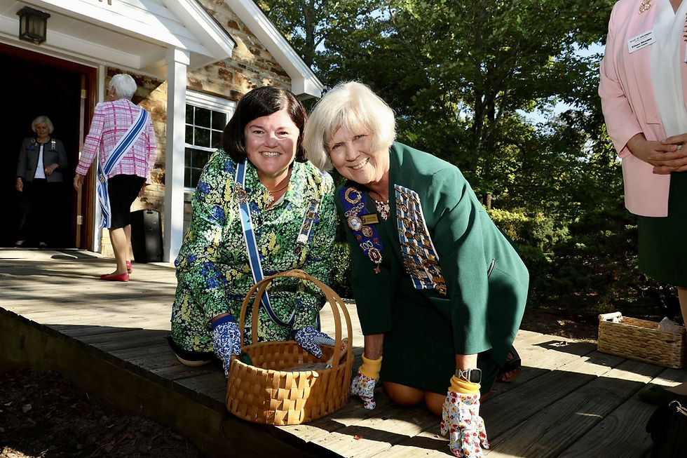 DAR of Michigan Donates More Than 2,000 Tulip Bulbs to KDS