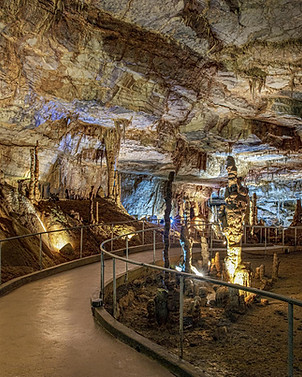 cathedral caverns2.jpg