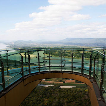 玻璃懸崖:女性領導者的職場困局與管理危機|從性別偏見到職場生存