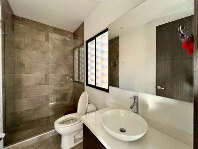 Baño Habitación Auxiliar 1
