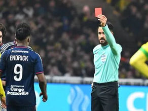 Endrick é expulso, mas Lyon vence Nantes