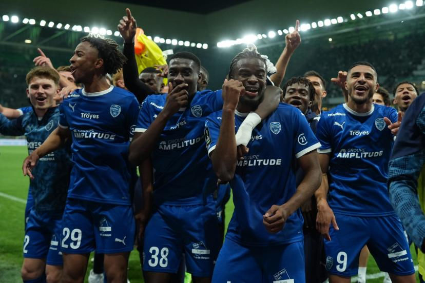 Troyes garante acesso à Ligue 1 com vitória em Saint-Étienne