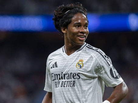 Endrick e técnico do Lyon conversam e atacante fica perto do clube francês