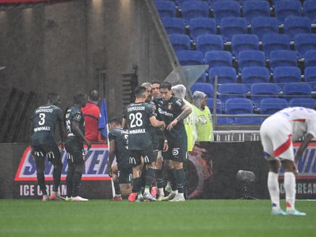 Gol incrível de Zaroury dá vitória ao Lens contra Olympique Lyonnais