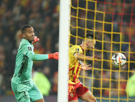 Lens vence Nantes em jogo de duas viradas e cinco gols