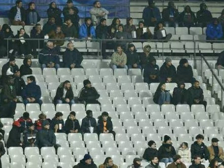França e Israel reúnem pior público da história do Stade de France
