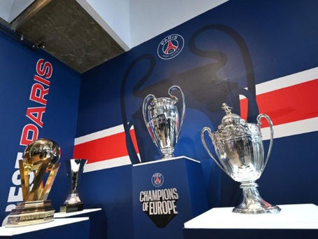 Orelhuda repousa na galeria do PSG