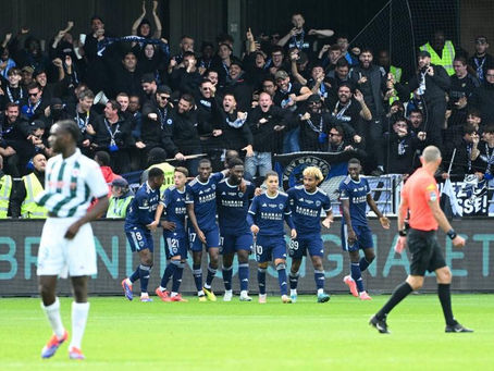 Paris FC vence Red Star e assume liderança da Ligue 2