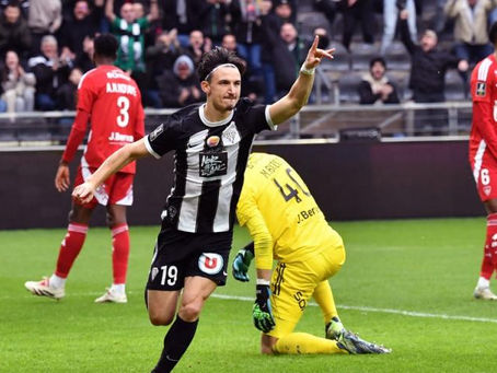 Angers joga bem e vence em casa o Brest