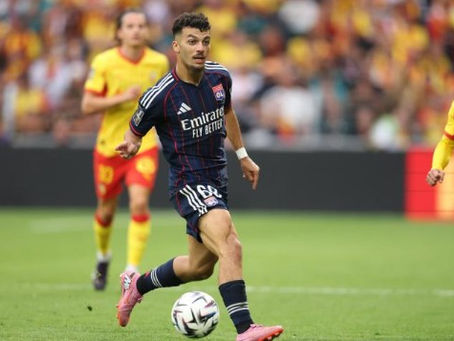 Lyon vence em Lens com gol de Mikautadze