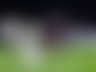 PSG vence Lille e abre na liderança