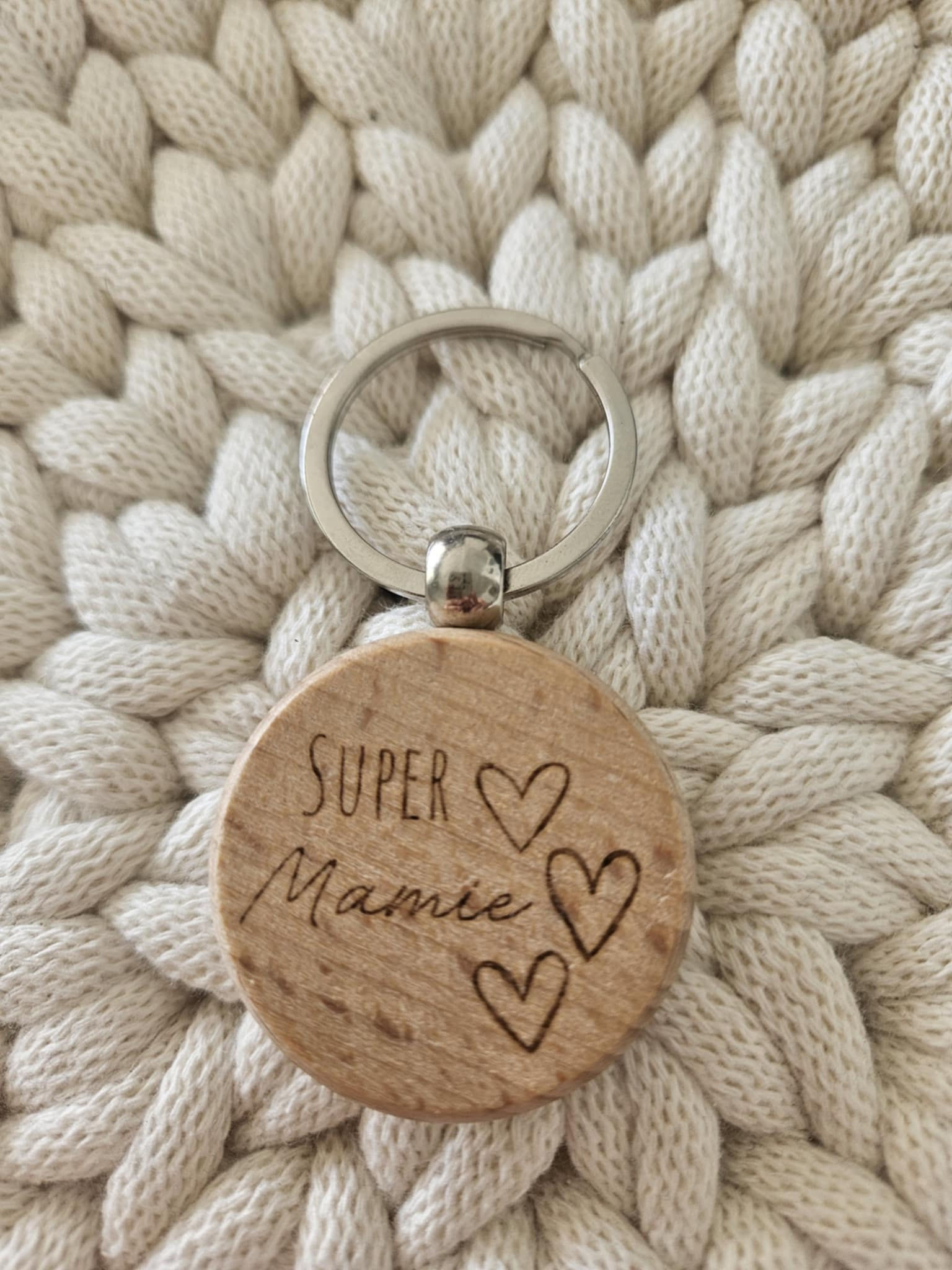 Porte-clés rond en bois gravé - Personnalisable