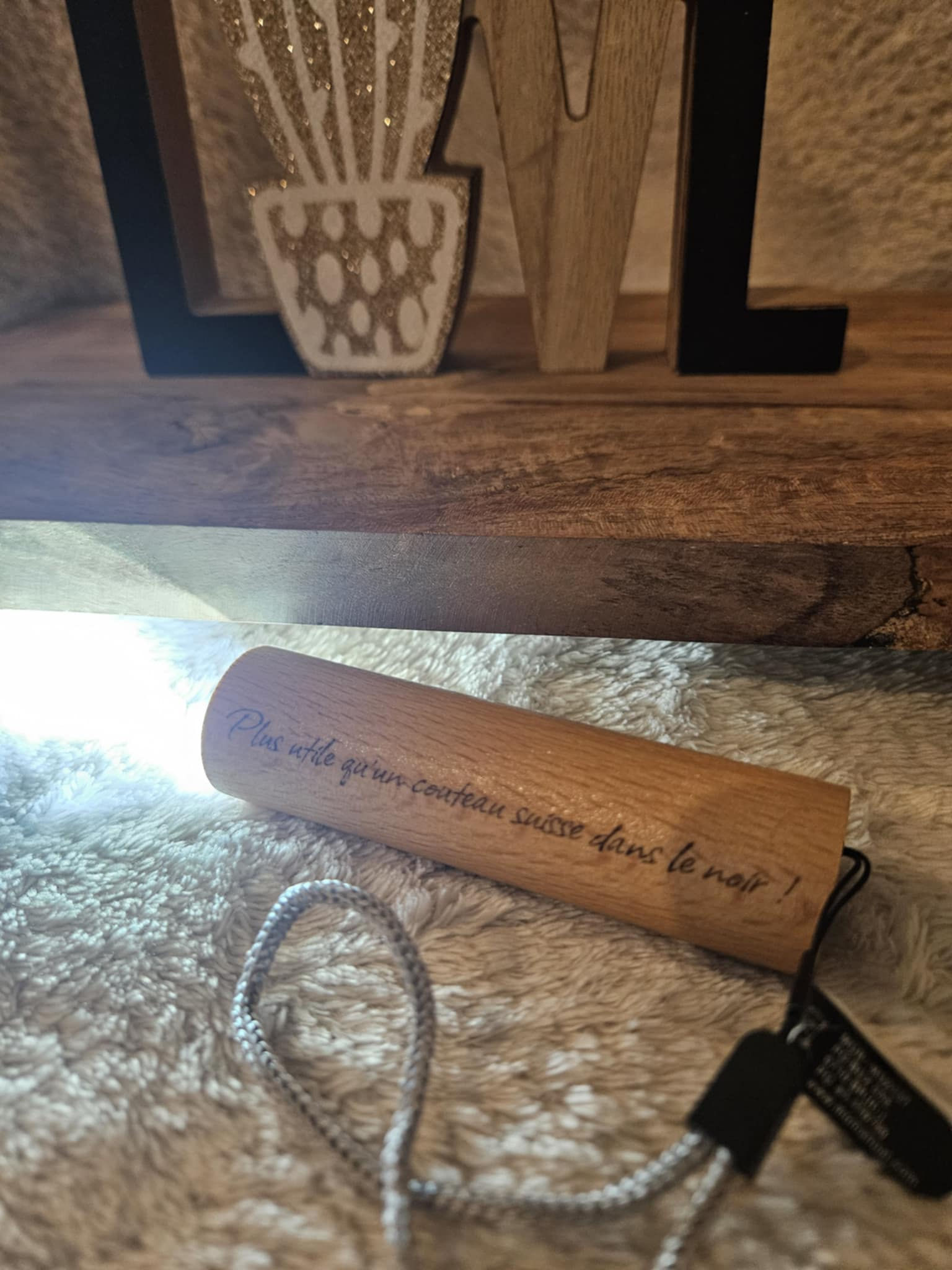 đŠ Lampe de poche en bois â LED rechargeable