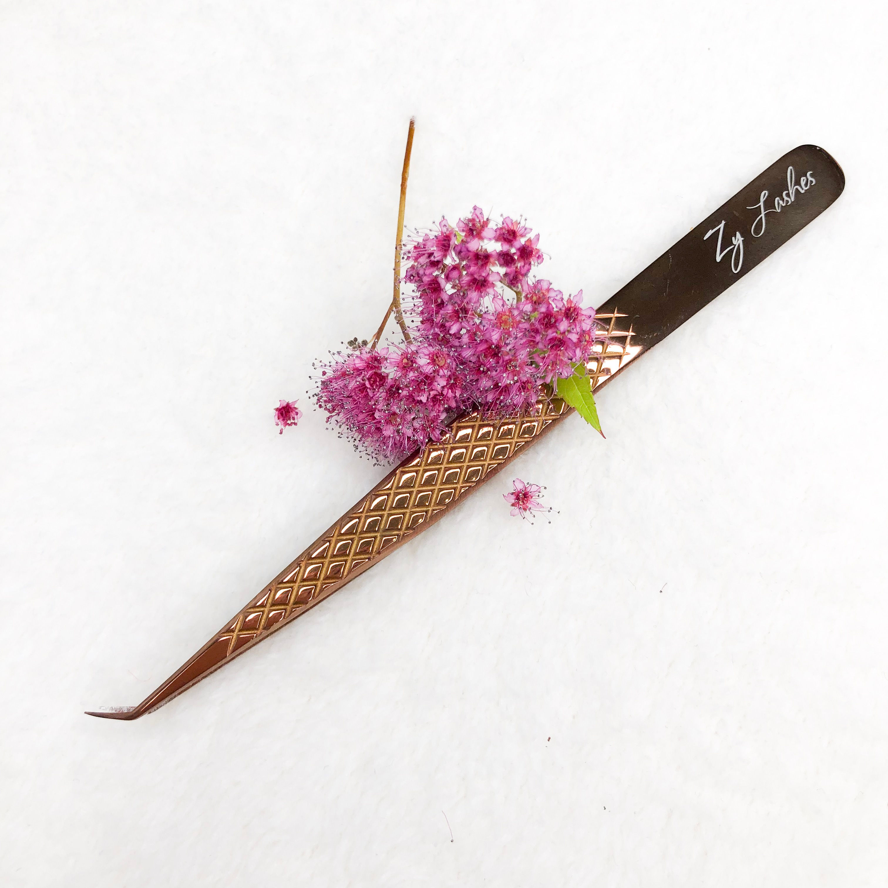 Queen Isolation Tweezer