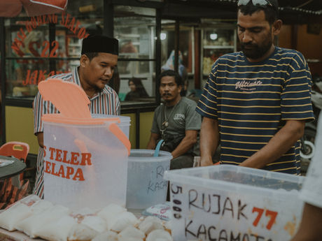 Ramadan, Kuih, dan Ruang