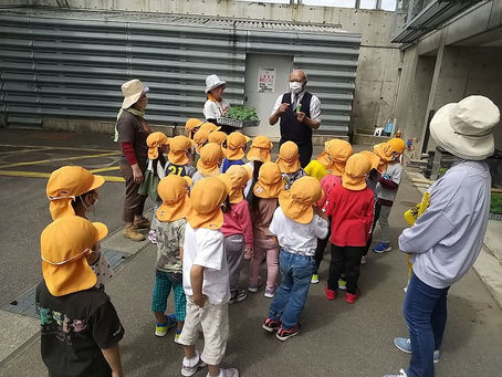 中河保育所ゴーヤ引き渡し(2022/5/12)