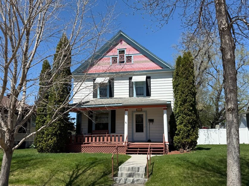 Front1.jpg