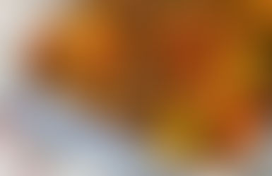 Bolu usulü bezelyeli orman kebabı; misket köfte, havuç, patates ve bezelye ile hazırlanan sebzeli fırın yemeği sunumu