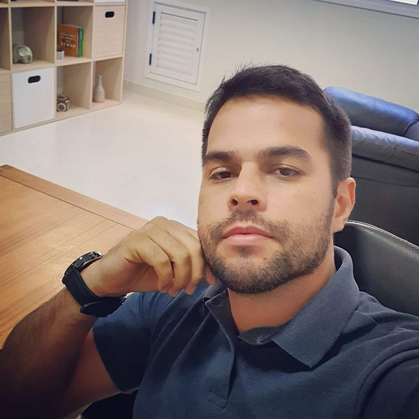 Dr Diogo Soares.jpeg