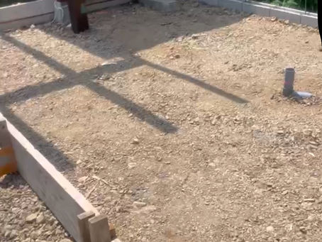 少しずつ形に。小屋作り進行中!