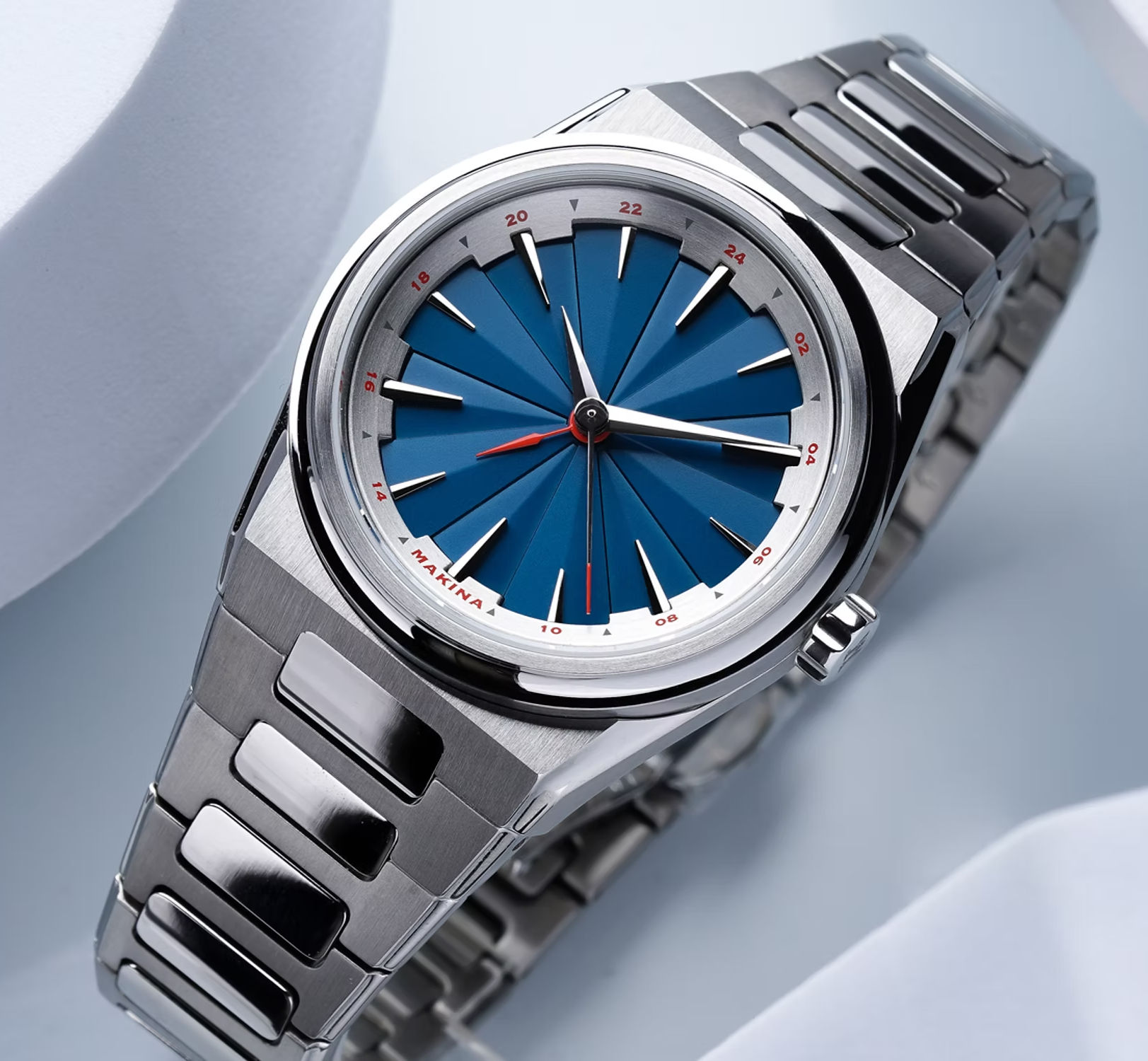 Makina Mephisto III GMT Swiss Auto 38mm